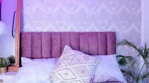 Tiffany Becker online show from October 1, 2025, 12:00 pm