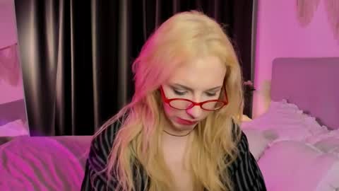 Snapshot of tiffany_king chatting on May 16, 2026, 11:42 am Tiffany online show from May 16, 2026, 11:42 am