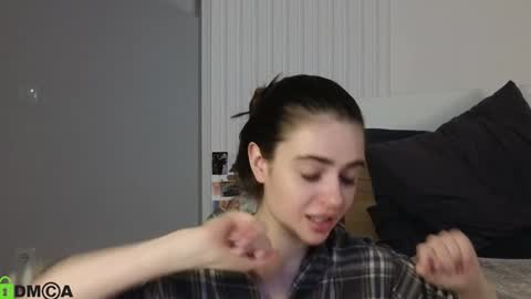 tiffany online show from February 2, 2025, 9:23 pm