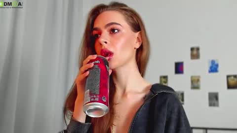 tiffany online show from September 24, 2025, 10:35 pm