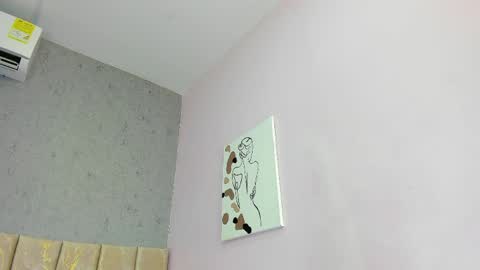 tiffany_mendez online show from May 28, 2026, 12:02 pm