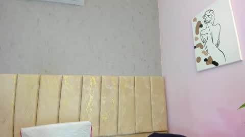 tiffany_mendez online show from June 4, 2026, 12:00 pm