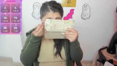 TiffanyAmazing online show from October 1, 2025, 12:22 pm