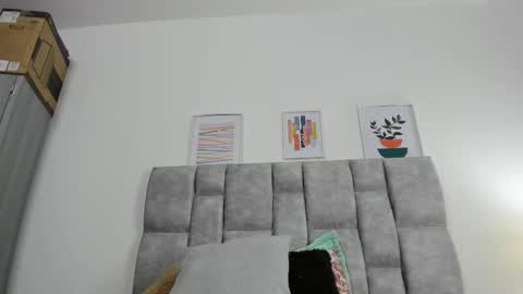 Tifanny Fox online show from September 17, 2025, 7:43 am