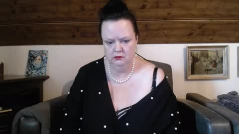 TiffanyMature online show from May 15, 2026, 7:37 am