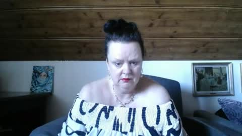 TiffanyMature online show from May 26, 2026, 9:38 am