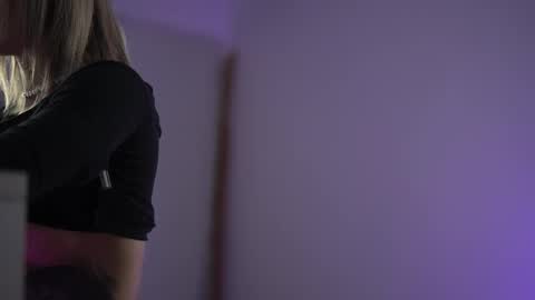 Snapshot of tiffanymaze chatting on October 11, 2025, 7:18 am Ilaria online show from October 11, 2025, 7:18 am