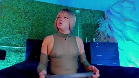 Snapshot of tiffanyy_deluxe chatting on February 27, 2026, 3:34 pm tiffanyy_deluxe online show from February 27, 2026, 3:34 pm