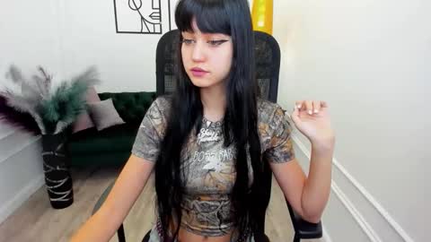 tiffanyyoun online show from January 18, 2026, 4:16 am