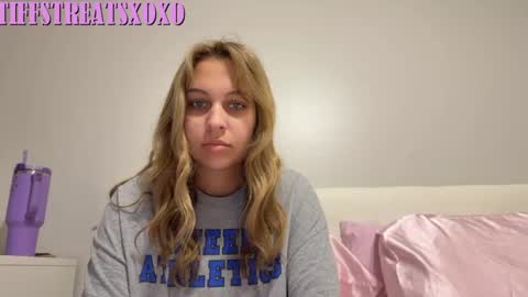 Snapshot of tiffstreatsxoxo chatting on May 17, 2026, 3:08 pm Tiffstreatsxoxo online show from May 17, 2026, 3:08 pm