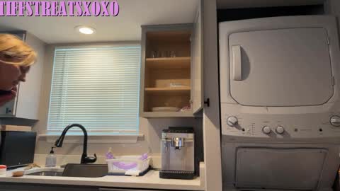 Tiffstreatsxoxo online show from July 19, 2026, 6:00 pm