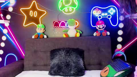 Tiffany  online show from February 1, 2025, 7:55 pm