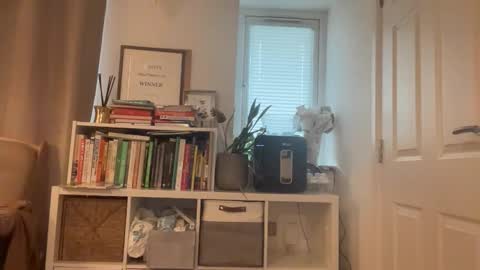 Snapshot of tiggertown chatting on October 5, 2025, 1:42 pm Londonlad online show from October 5, 2025, 1:42 pm