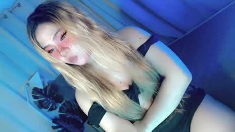 tight_elliana online show from July 26, 2026, 9:32 pm