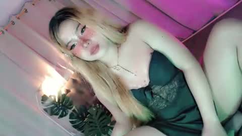 tight_elliana online show from July 27, 2026, 11:45 pm