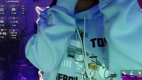 Tiiana online show from April 27, 2026, 3:04 am