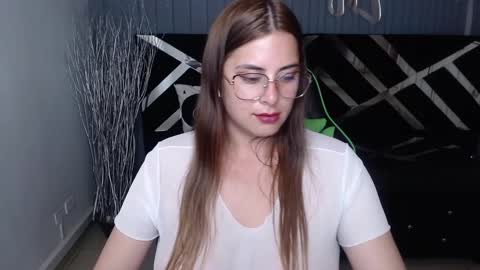 Snapshot of tiina_a chatting on February 8, 2025, 1:54 am Tiina online show from February 8, 2025, 1:54 am