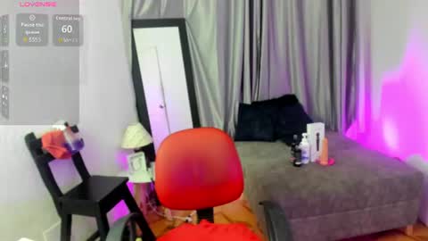 tiinajonus_ online show from June 13, 2026, 5:05 am