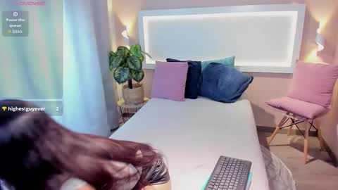 tiinyangel online show from March 9, 2026, 2:32 pm