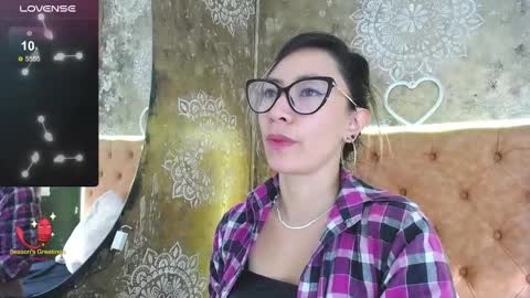 TILA TEQUILA online show from February 8, 2025, 6:22 pm