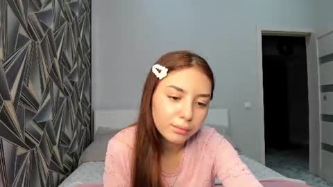 Snapshot of tillly_18 chatting on June 10, 2026, 9:19 am tillly_18 online show from June 10, 2026, 9:19 am