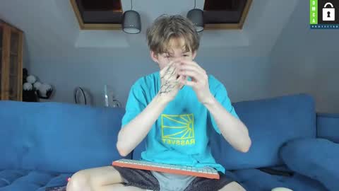 Snapshot of tim_milll chatting on March 5, 2025, 7:38 pm Tim online show from March 5, 2025, 7:38 pm