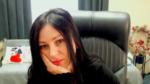 Snapshot of timeparadice chatting on April 16, 2026, 7:53 am Luisa online show from April 16, 2026, 7:53 am
