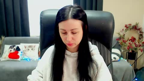 Snapshot of timeparadice chatting on May 6, 2026, 7:46 am Luisa online show from May 6, 2026, 7:46 am