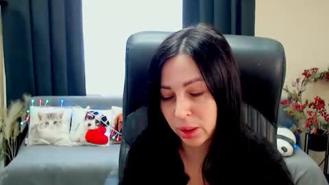 Snapshot of timeparadice chatting on May 27, 2026, 8:11 am Luisa online show from May 27, 2026, 8:11 am