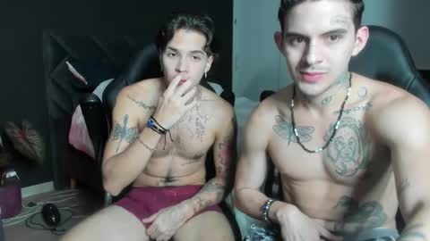 Snapshot of timothy_eliot chatting on February 5, 2025, 10:30 am wanna play bareback uncut colombian couple new twink bbk online show from February 5, 2025, 10:30 am
