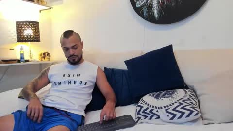 Snapshot of timothy_eliot chatting on November 7, 2025, 3:50 am wanna play bareback uncut colombian couple new twink bbk online show from November 7, 2025, 3:50 am