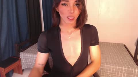 Snapshot of tina_allure chatting on December 15, 2024, 10:15 pm Tina online show from December 15, 2024, 10:15 pm