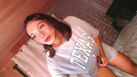 Snapshot of tina_allure chatting on February 4, 2025, 8:59 pm Tina online show from February 4, 2025, 8:59 pm