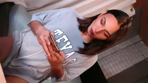 Snapshot of tina_allure chatting on March 9, 2025, 6:06 am Tina online show from March 9, 2025, 6:06 am