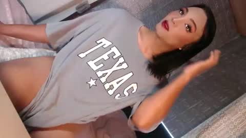 Snapshot of tina_allure chatting on September 11, 2025, 12:38 pm Tina online show from September 11, 2025, 12:38 pm