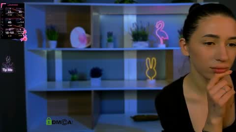 tina_golden online show from April 3, 2026, 1:53 pm