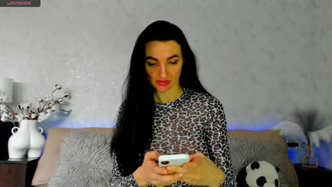 Tina online show from April 10, 2026, 11:26 am