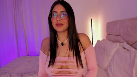 tina_olsen07 online show from April 12, 2026, 9:53 pm