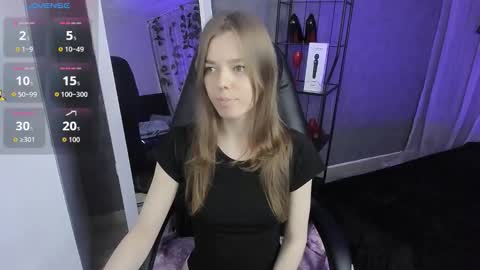 Tina Tayllor MY SHEDULEMondayTuesdaySaturdaySunday online show from November 9, 2025, 7:45 pm