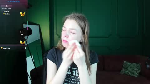 tina_tayllor__ online show from March 31, 2026, 9:26 pm