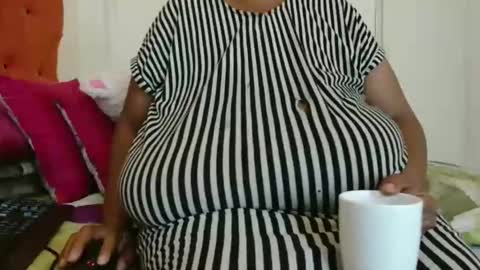 tinagiant online show from January 17, 2025, 9:17 am