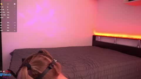 Tinalittle online show from September 25, 2025, 6:44 pm