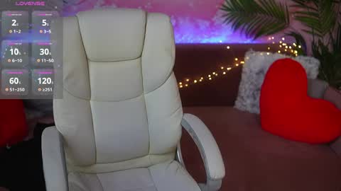 Snapshot of tinamelt chatting on May 18, 2026, 4:07 am TinaMelt online show from May 18, 2026, 4:07 am