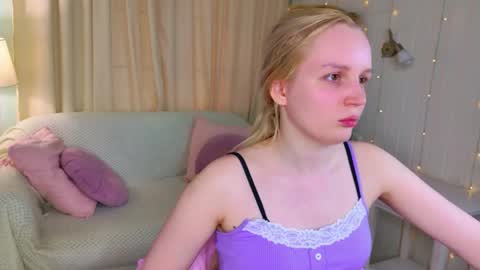 tinasiner online show from May 7, 2026, 3:50 pm