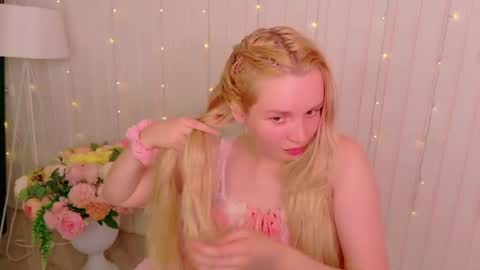 tinasiner online show from July 21, 2026, 1:57 pm