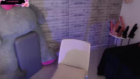 Tinna Goddess online show from January 6, 2026, 4:43 pm