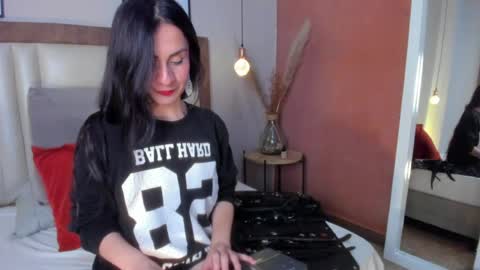 Tina Moon online show from April 12, 2026, 12:37 am