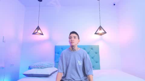 TINNY AND CANDY online show from February 5, 2025, 1:11 pm