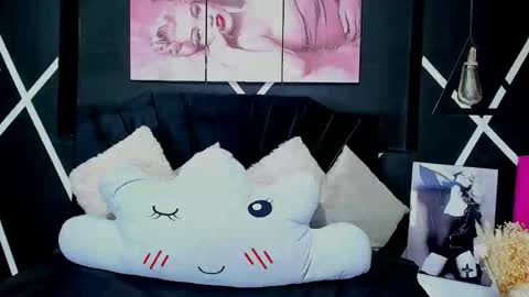 tinny_noa online show from May 27, 2026, 11:18 am