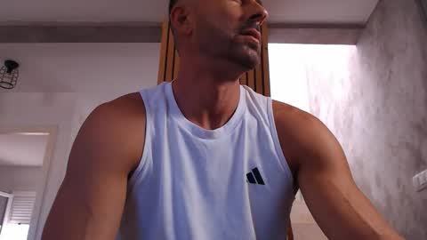 tinoclandestino online show from September 14, 2025, 8:24 am